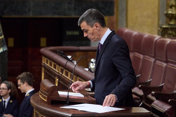 Sánchez avisa a Feijóo de que está 