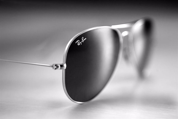 El fabricante de Ray-Ban sube un 5% en Bolsa tras hacerse Meta (Facebook) con el 3% del capital