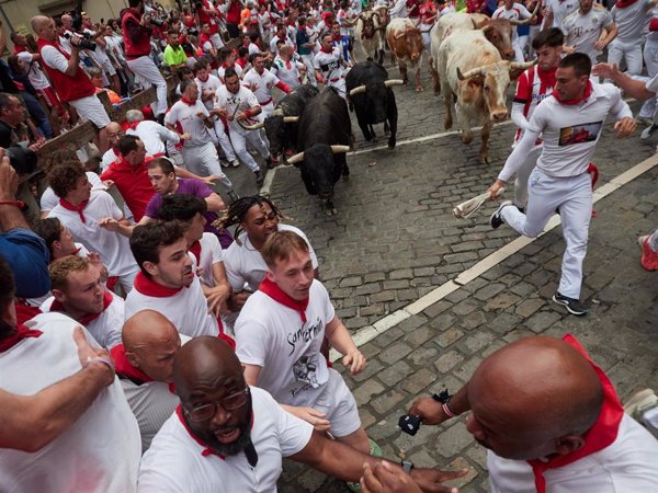 Los toros de Victoriano del Río protagonizan un vertiginoso y limpio encierro