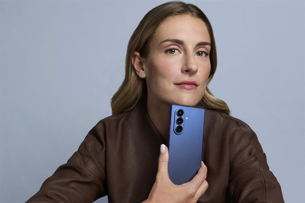 Alexia Putellas pone imagen a los nuevos dispositivos plegables Galaxy Z y la serie Galaxy Watch8