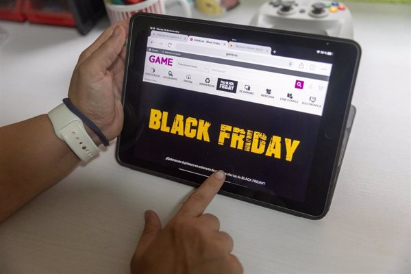 El comercio minorista celebra la sanción a siete plataformas 'online' por descuentos falsos en 'Black Friday'