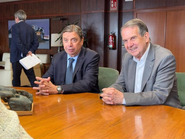 Planas insistirá a Costas Kadis en excluir el palangre de fondo de restricciones en aguas vulnerables