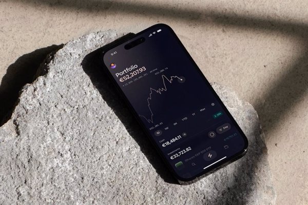 La plataforma Lightyear incorpora la inversión fraccionada en acciones y fondos cotizados