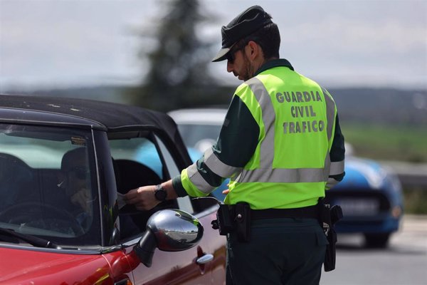 La DGT vigilará el consumo de alcohol y drogas en lo conductores en una nueva campaña del 14 y al 20 de julio