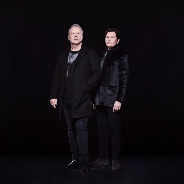 La banda Simple Minds cuelga el cartel de 'sold out' en los Conciertos de Viveros de Valencia