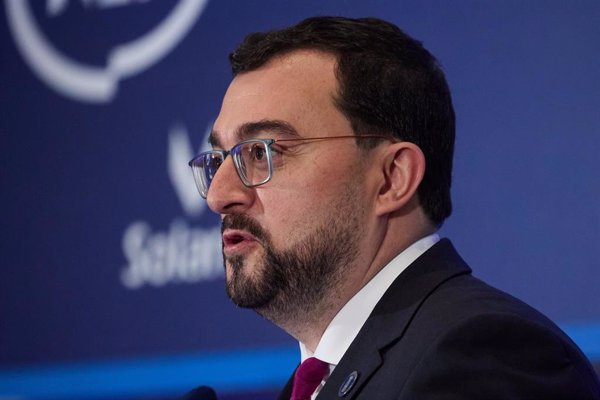 Barbón (PSOE) apuesta por perseguir la corrupción, actitudes machistas y a los 