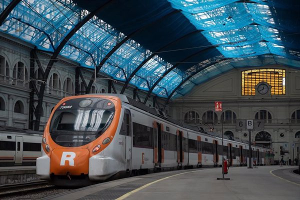 Rodalies interrumpe todos los servicios de Rodalia y Regionals por riesgo de inundaciones