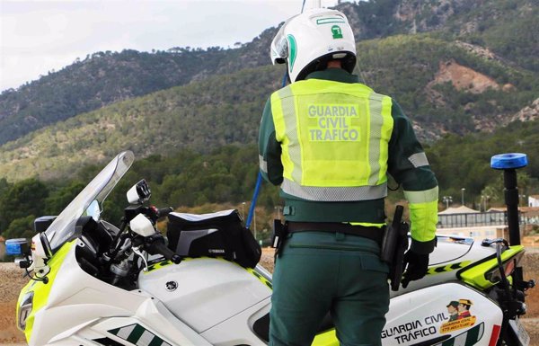 Un motorista de 29 años fallece al chocar contra un tractor en Campos (Mallorca)