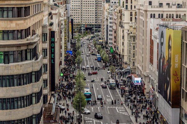 España cuenta con 8,8 millones de personas nacidas fuera del país, pero solo 6,5 son extranjeras y el 24,4% de la UE