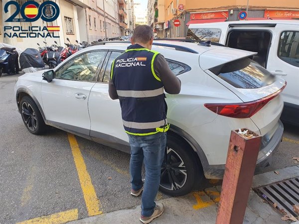Detenido un hombre por robar en el interior de numerosos vehículos en dos días diferentes en Palma