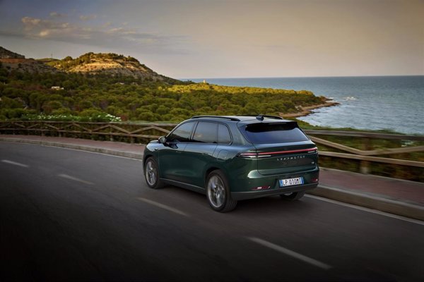 Leapmotor C10 REEV, BYD Seal U DM-i y MG HS, los SUV PHEV con más autonomía y menos de 40.000 euros