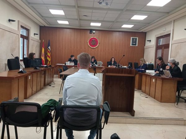 Condenado a cinco años de cárcel por violar a una chica de 15 años tras un carnaval en un pueblo de Mallorca