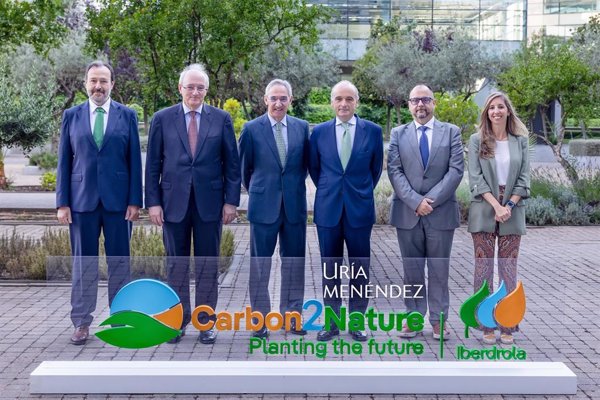 Uría Menéndez y Carbon2Nature (Iberdrola) firman proyecto de reforestación en Sierra de Francia (Salamanca)