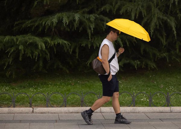 La semana empieza con tiempo estable, tormentas en extremo norte y calor hasta el viernes con 42ºC en sur peninsular