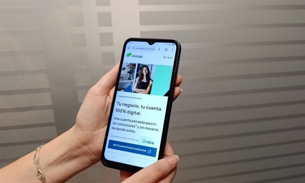 Unicaja lanza una cuenta online para autónomos que bonifica con hasta un 1% por domiciliar recibos