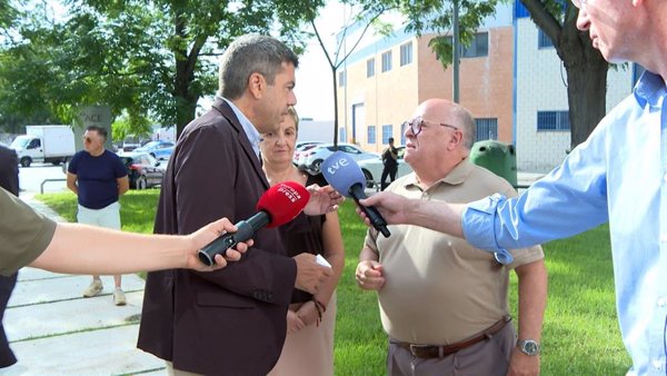 Un ciudadano reprocha a Mazón