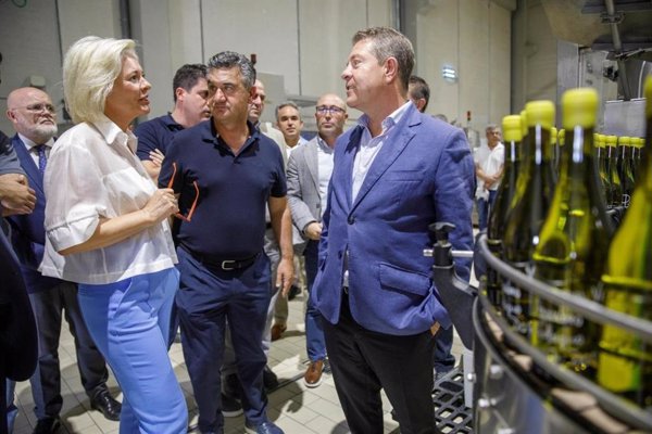 Page inaugura las nuevas instalaciones del Grupo García Pérez en Casas Ibáñez (Albacete)