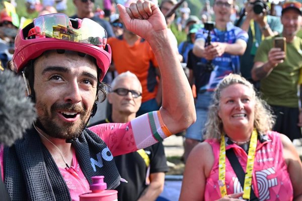 Ben Healy toma la 'Bastilla amarilla' de Pogacar y Simon Yates gana fugado la etapa