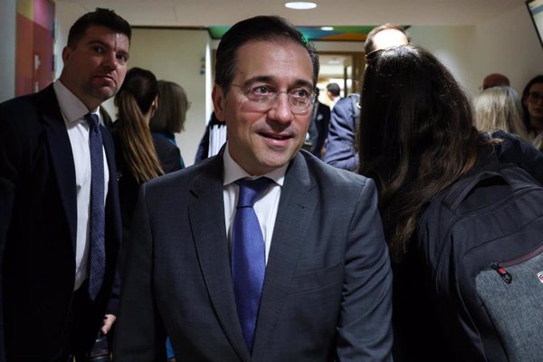 Albares reconoce falta de unanimidad para oficialidad del catalán en la UE y denuncia la 