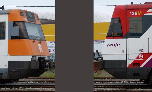 Interrumpida la R3 entre Centelles y Vic (Barcelona) por una colisión entre un tren y un camión