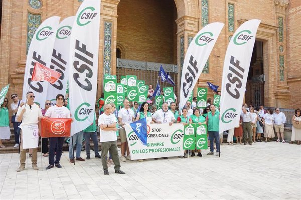 Trabajadores de prisiones exigen más recursos y ceses tras la agresión sexual a una psicóloga en Sevilla