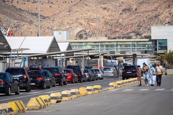 Puerto de Almería registra más de 100.000 pasajeros y 26.000 vehículos el primer mes de la Operación Paso del Estrecho