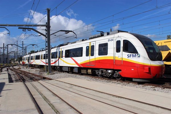 Un tren arrolla a una chica en Mallorca y es trasladada consciente al hospital