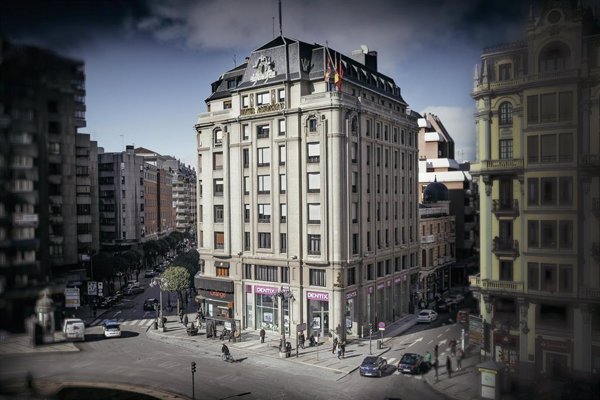 Barceló refuerza su presencia en Castilla y León con la compra de dos hoteles de cuatro estrellas en León