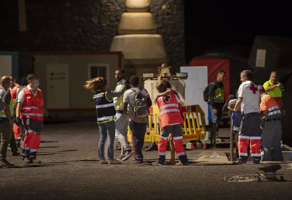 El Gobierno solicitará al TS autorización para trasladar a menores migrantes con 
