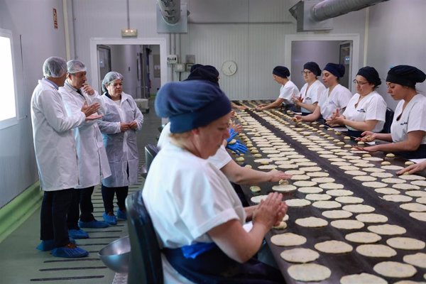 La facturación de la industria modera su caída en mayo al 1,9% y suma dos meses en negativo