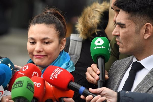 La defensa de Errejón aporta un contrainforme que concluye que Mouliaá tiene una 