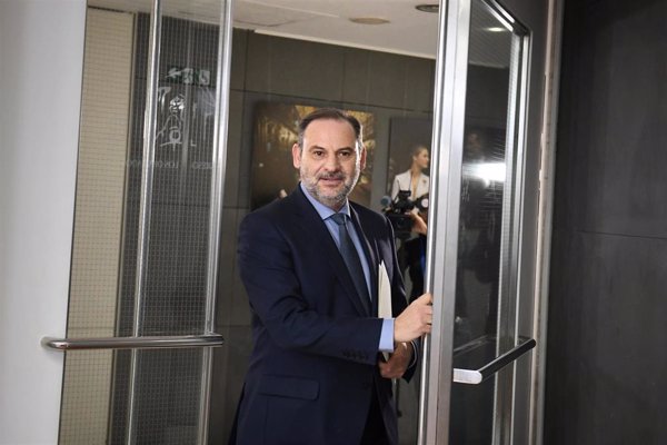 El Congreso informa al TS de que pagó a Ábalos más de 750.000 euros por rendimientos del trabajo y dietas en 10 años