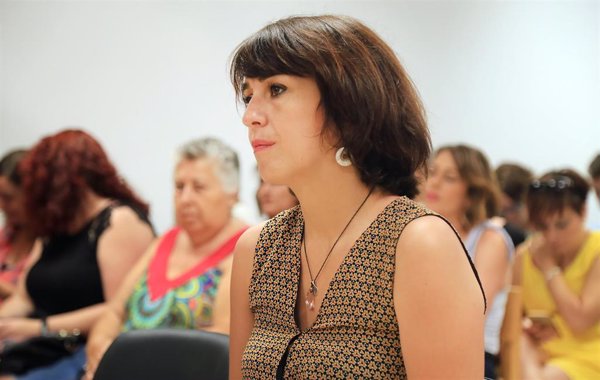 El Juzgado emplaza a Juana Rivas a entregar a su hijo menor para su traslado a Italia con el padre