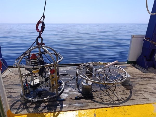 Instituto Español de Oceanografía coloca 4 sensores en el Mar Balear para controlar temperatura, salinidad y corrientes