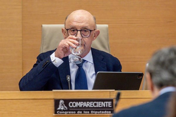 Imputado el exministro Montoro por presuntamente cambiar leyes para beneficiar a empresas gasísticas