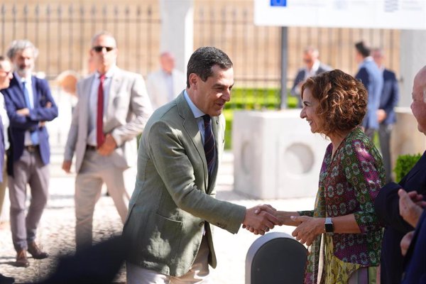 PP-A repetiría mayoría absoluta con 22 puntos sobre el PSOE-A, que caería hasta 24-26 escaños, según el CIS andaluz