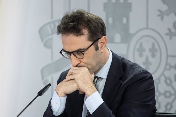 Bruselas expedienta a España por las normas que dan poder al Gobierno para frenar la OPA de BBVA a Sabadell