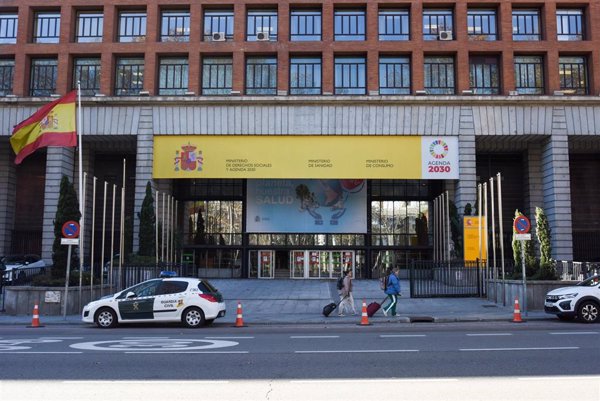 Sanidad convoca 12.366 plazas para la Formación Sanitaria Especializada de 2026, un 3,5% más que el año anterior