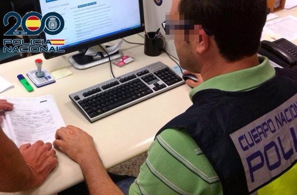 Detenidos dos empresarios y 20 migrantes por fraude con contratos falsos para obtener prestaciones