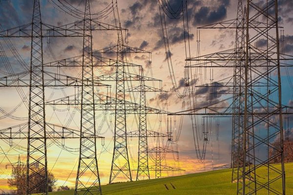 El Gobierno pone en juego 3.681 MW en los primeros concursos de acceso de demanda a las redes eléctricas
