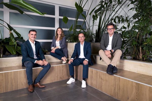 Dacia España presenta su nuevo comité de dirección para seguir consolidando sus ventas comerciales