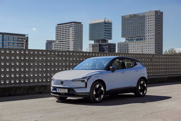 Volvo Cars pierde 558 millones de euros en el primer semestre tras caer sus ventas por los aranceles