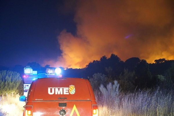 La evolución del fuego de Méntrida es favorable y ya está perimetrado