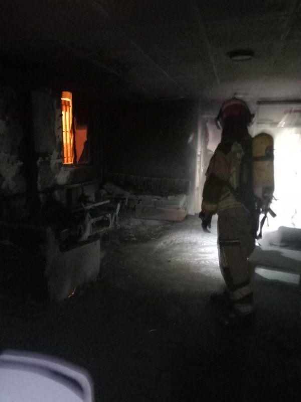 Ingresados dos educadores por un incendio en un centro de menores extranjeros no acompañados en Teruel