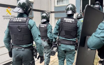 Tres detenidos y 400.000 euros intervenidos en una operación contra el tráfico de drogas en Cantabria y Vizcaya