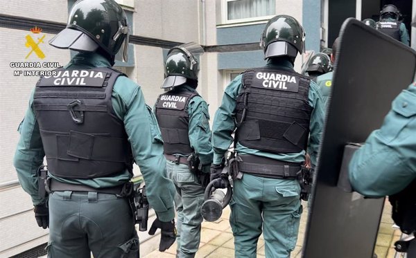 Tres detenidos y 400.000 euros intervenidos en una operación contra el tráfico de drogas en Cantabria y Vizcaya