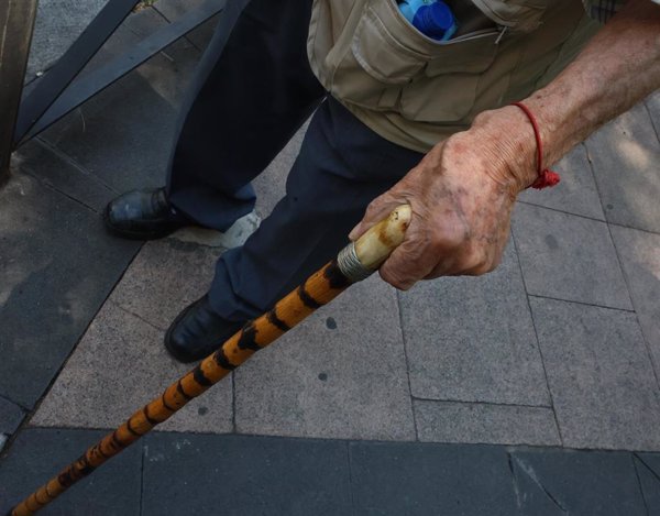 CEOMA reclama reforzar la atención domiciliaria para proteger a personas mayores en riesgo por el calor