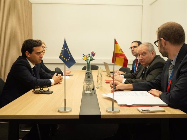 Hereu traslada a Séjourné (CE) la necesidad de proteger industrias 