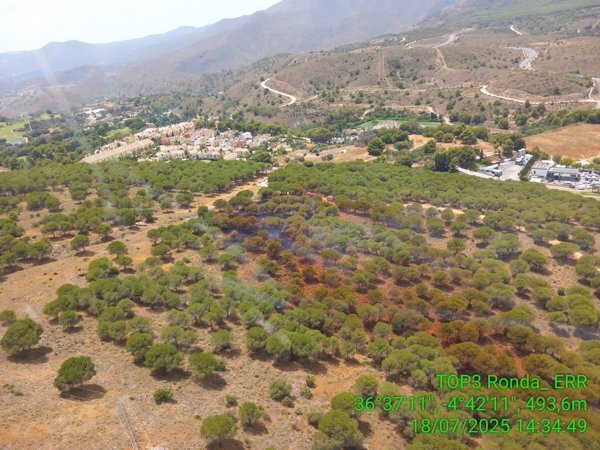 Controlado el incendio forestal declarado en el paraje de Fuente del Acebuche en Alhaurín el Grande (Málaga)