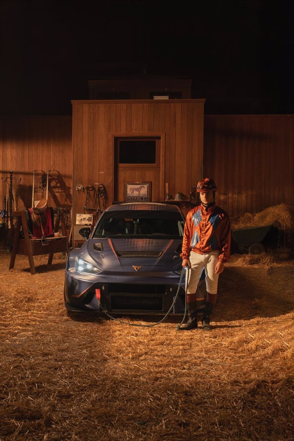 Cupra lanza una campaña para que la definición de 'racing' incluya competiciones de motor